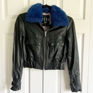VEDA Andre Black Leather Faux Fur Collar Crop Jacket
